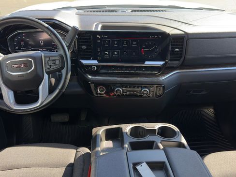 Used 2024 GMC Sierra 1500 SLE image 8
