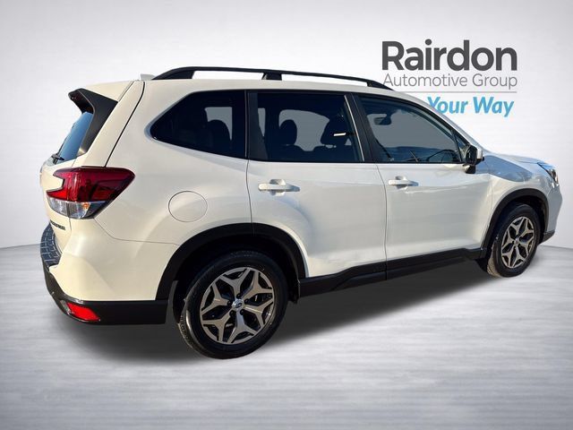 Used 2021 Subaru Forester Premium AWD/4WD image 7