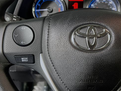 Used 2017 Toyota Corolla L w/ Carpet Mat Package (TMS) image 16