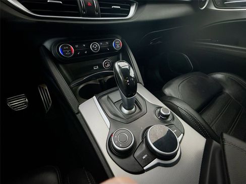 Used 2019 Alfa Romeo Stelvio Ti Sport w/ Quick Order Package 22S Sport AWD/4WD image 18