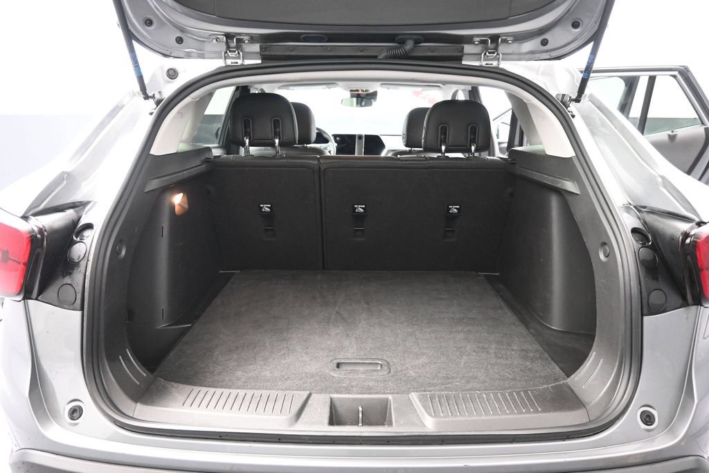 Used 2025 Chevrolet Trax LT FWD image 23
