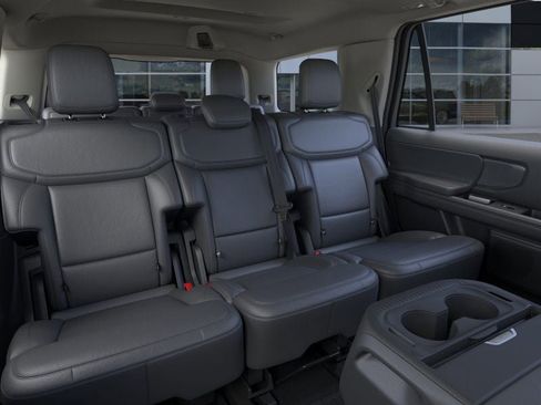 New 2026 Ford Expedition Active image 11