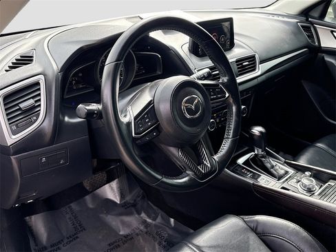 Used 2018 MAZDA MAZDA3 Touring image 9