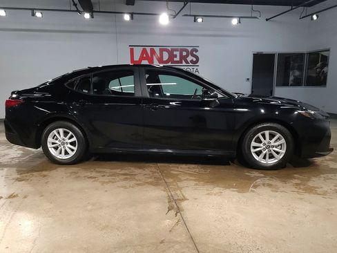 Used 2025 Toyota Camry LE FWD image 8