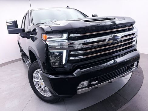 Used 2022 Chevrolet Silverado 2500 High Country AWD/4WD image 11