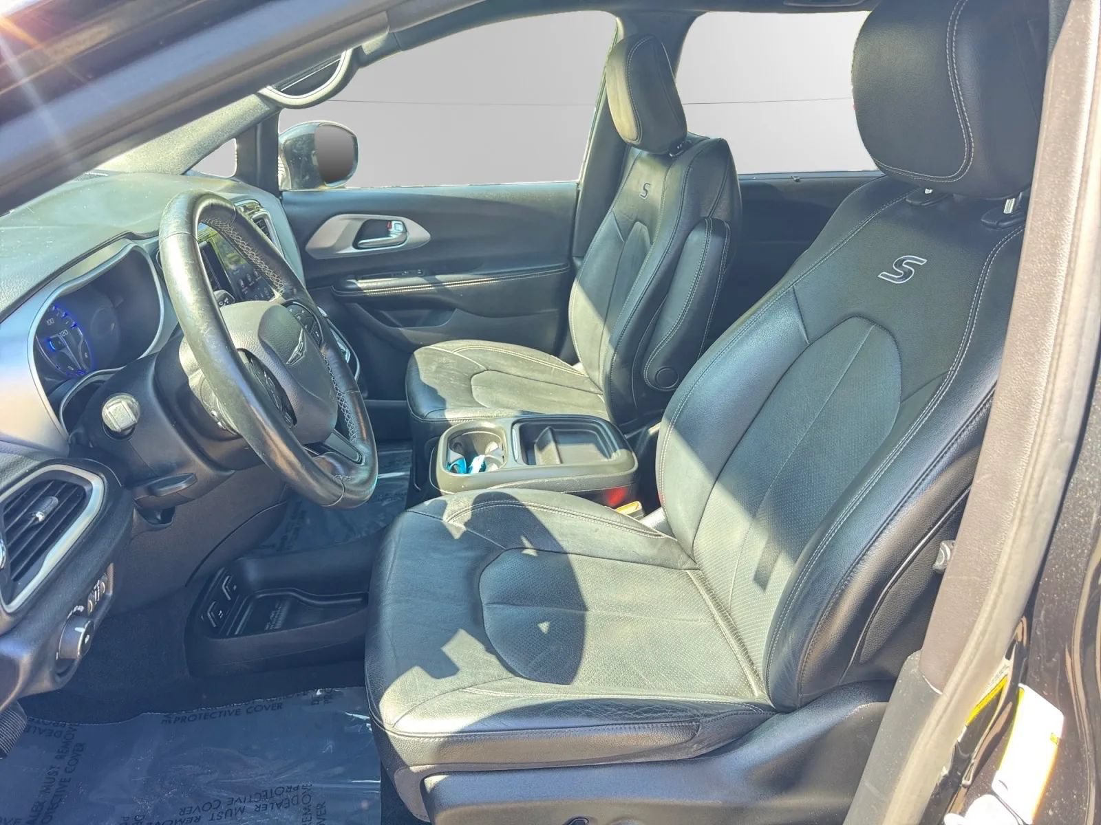 Used 2020 Chrysler Pacifica Touring-L w/ Advanced Safetytec Group FWD image 14