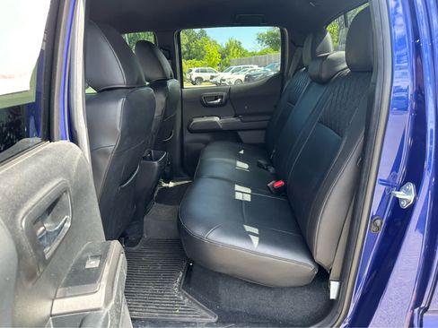 Used 2023 Toyota Tacoma TRD Off-Road w/ Technology Package AWD/4WD image 21