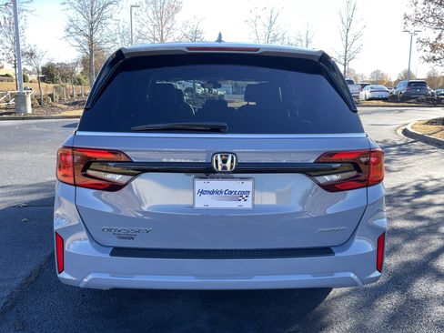 Certified 2025 Honda Odyssey Sport-L image 8