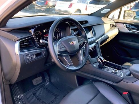 Used 2025 Cadillac XT5 Premium Luxury image 14