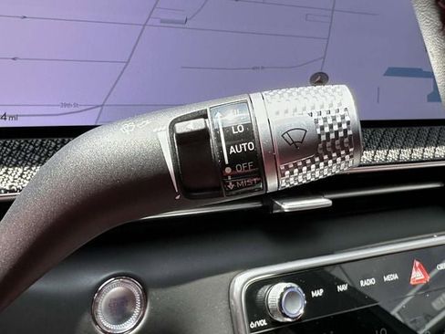 Used 2025 Genesis GV80 3.5T e-SC image 39