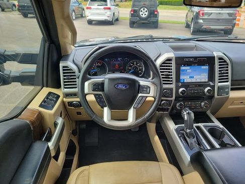 Used 2016 Ford F150 Lariat w/ Equipment Group 502A Luxury AWD/4WD image 10