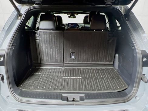 Certified 2025 Toyota Highlander XSE image 24