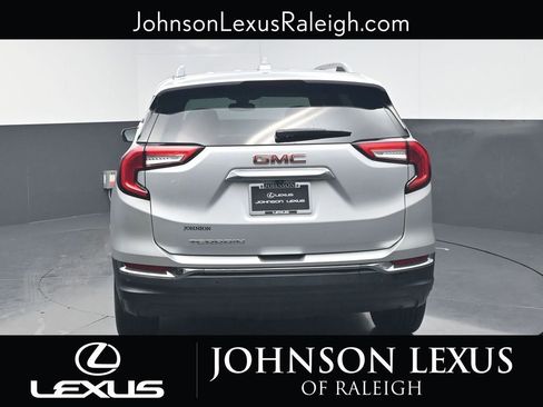 Used 2022 GMC Terrain SLT image 8