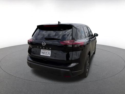 Used 2025 Nissan Rogue SV FWD image 14
