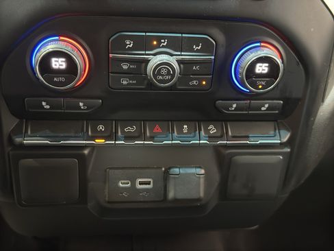 Used 2022 Chevrolet Silverado 1500 RST AWD/4WD image 31