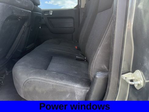 Used 2010 HUMMER H3T Adventure image 8