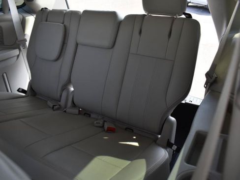 Used 2013 Chrysler Town & Country Touring-L w/ Entertainment Group #2 FWD image 14