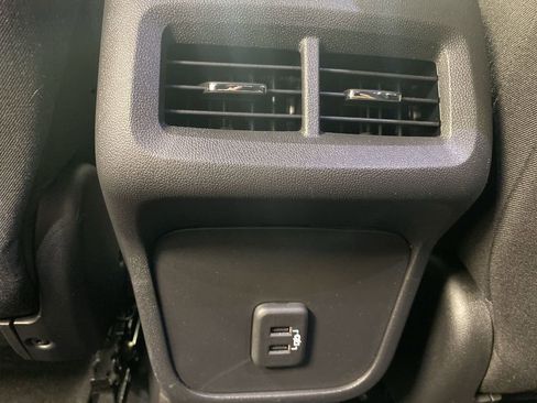 Certified 2023 Chevrolet Equinox LT image 30