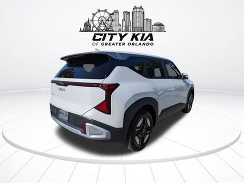 New 2027 Kia Seltos LX FWD image 6