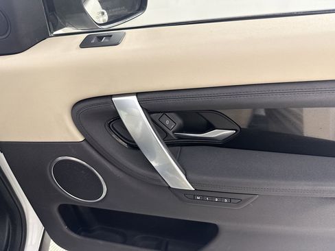 Used 2020 Land Rover Discovery Sport S image 31