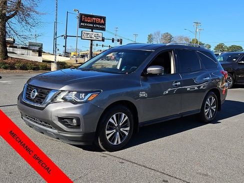 Used 2017 Nissan Pathfinder SL w/ SL Tech Package image 3