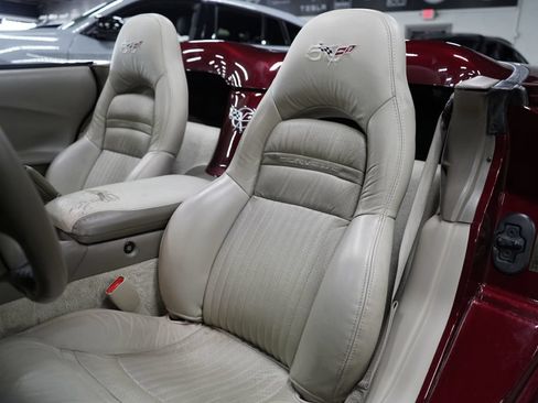 Used 2003 Chevrolet Corvette Convertible w/ Preferred Equipment Group1 RWD image 18