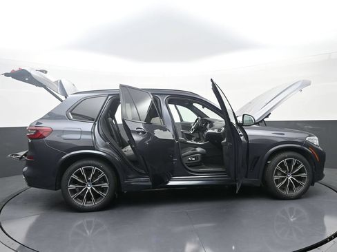 Used 2019 BMW X5 xDrive50i w/ M Sport Package AWD/4WD image 44