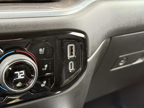 Used 2022 Chevrolet Silverado 1500 LTZ AWD/4WD image 29