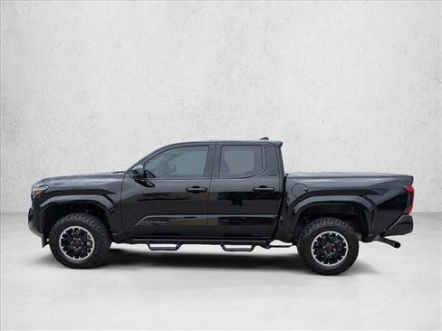 Certified 2025 Toyota Tacoma SR5 AWD/4WD image 9