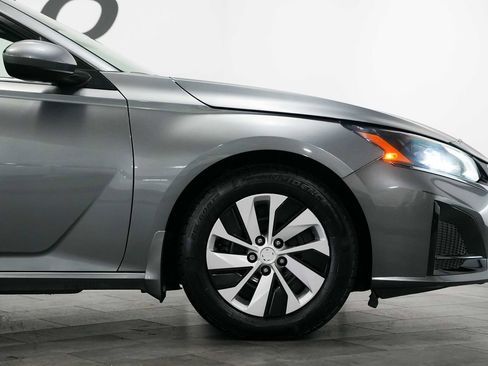 Used 2023 Nissan Altima 2.5 S FWD image 9