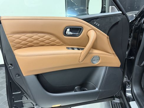 Used 2023 INFINITI QX80 Sensory w/ Cargo Package RWD image 10