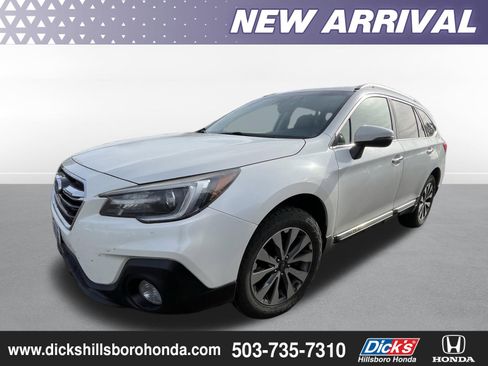 Used 2018 Subaru Outback 2.5i Touring w/ Popular Package #3 AWD/4WD image 1
