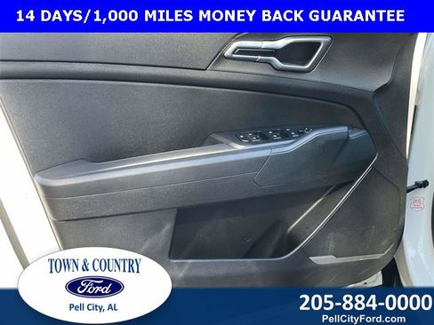 Used 2023 Kia Sportage LX image 9