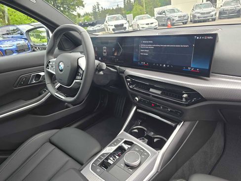 Used 2025 BMW 330i xDrive Sedan w/ Premium Package AWD/4WD image 10