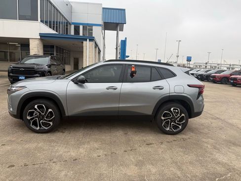New 2026 Chevrolet Trax RS w/ Sunroof Package image 15