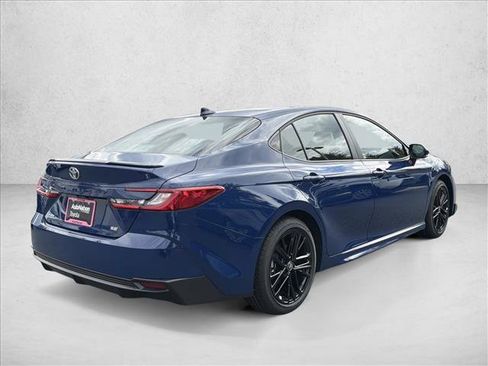 Used 2026 Toyota Camry SE w/ Convenience Package FWD image 5