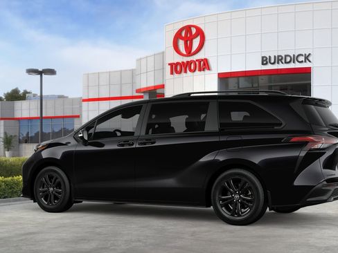 New 2026 Toyota Sienna XSE image 5