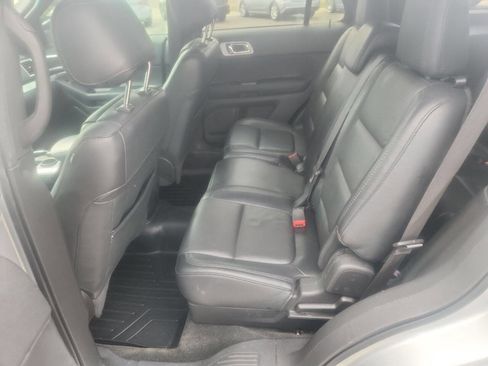 Used 2015 Ford Explorer XLT w/ Equipment Group 202B image 16