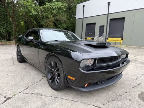 Used 2013 Dodge Challenger R/T RWD image 11