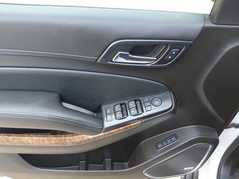 Used 2017 Chevrolet Suburban Premier image 28