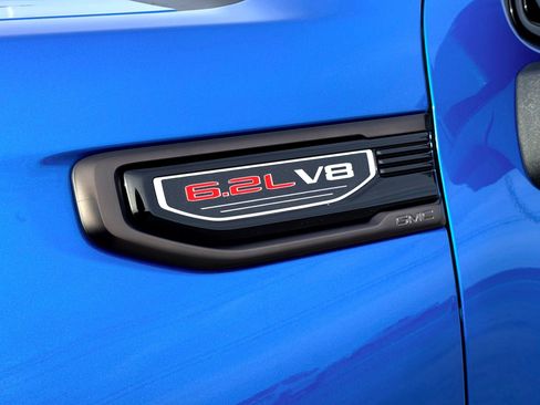 Used 2024 GMC Sierra 1500 AT4X image 3