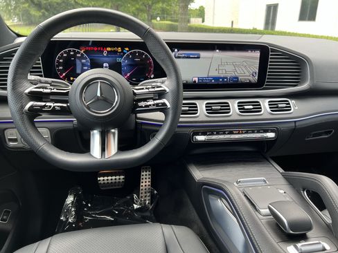 Certified 2024 Mercedes-Benz GLS 450 4MATIC w/ AMG Line Exterior image 30