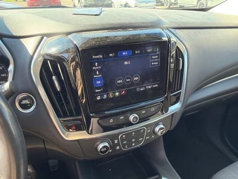 Used 2021 Chevrolet Traverse LT AWD/4WD image 12