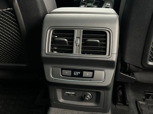 Used 2025 Audi Q5 2.0T Premium image 25