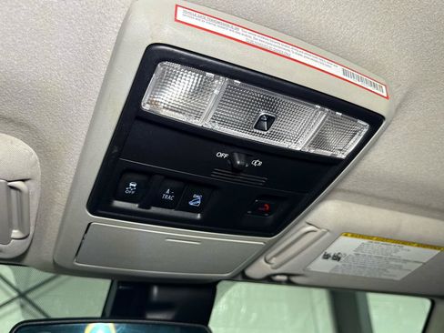 Used 2020 Toyota 4Runner SR5 AWD/4WD image 17