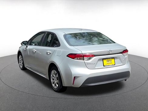 Used 2025 Toyota Corolla LE FWD image 11