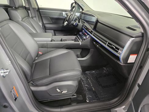 Used 2026 Hyundai Santa Fe Limited AWD/4WD image 11