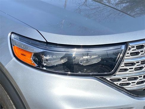 Used 2023 Ford Explorer Limited w/ Equipment Group 301A image 4