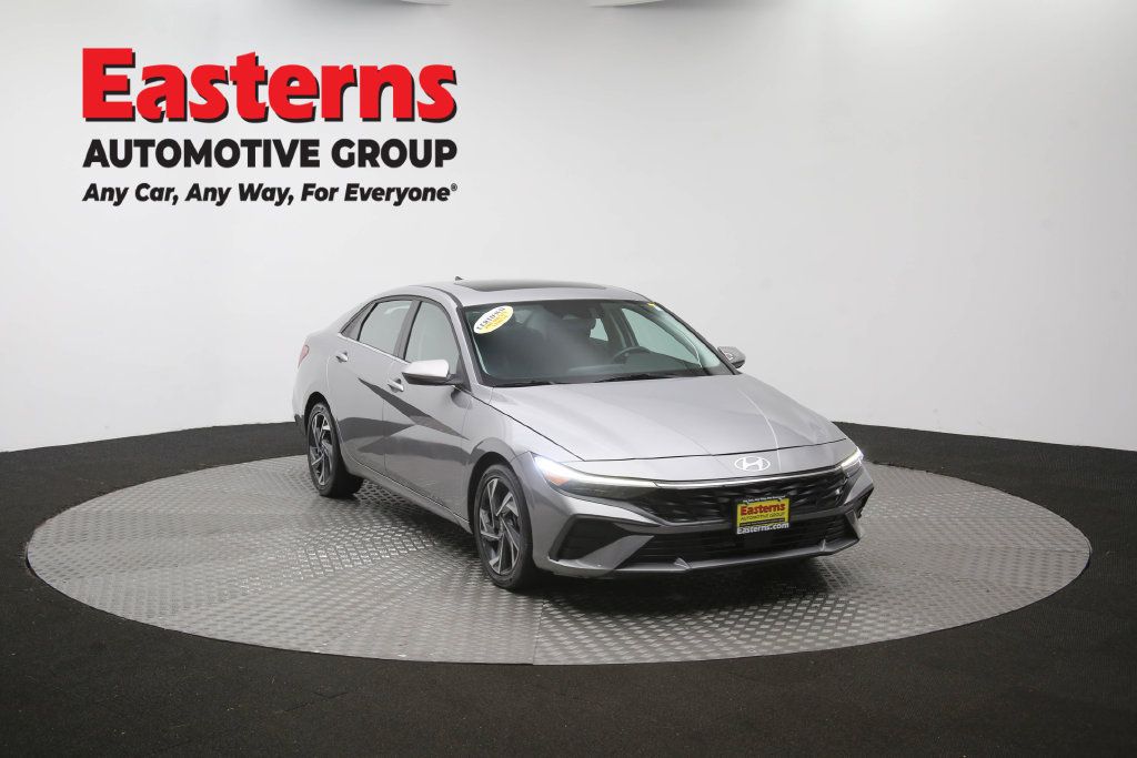 Used 2025 Hyundai Elantra SEL FWD image 55