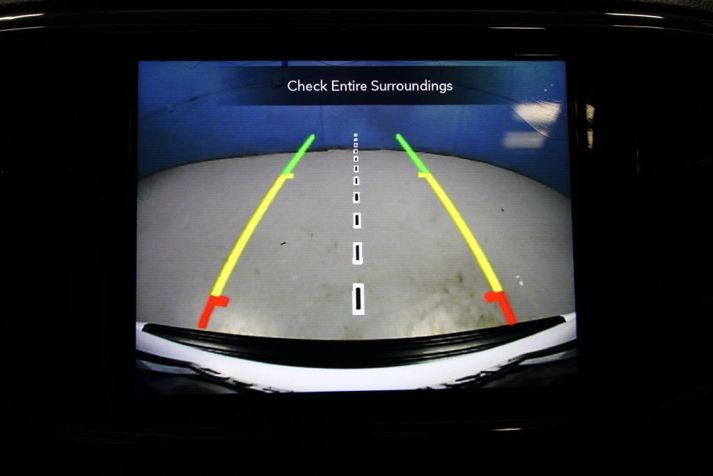 Used 2020 Jeep Grand Cherokee Altitude AWD/4WD image 13